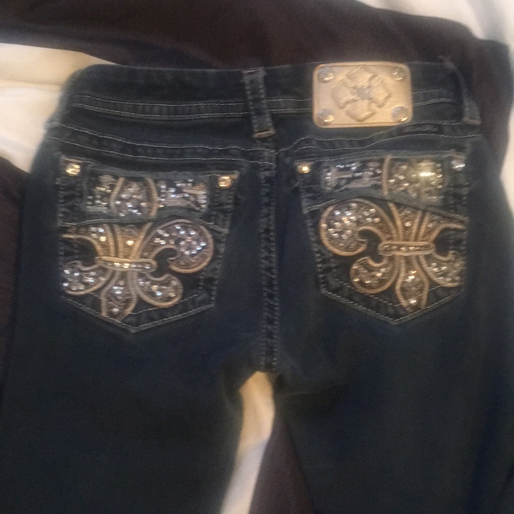 Super comfy, blingy Miss Me’s! These are very soft